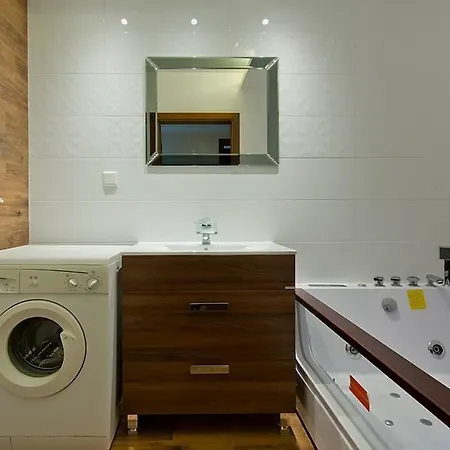 Imperial Aquarius Iii Apartment *