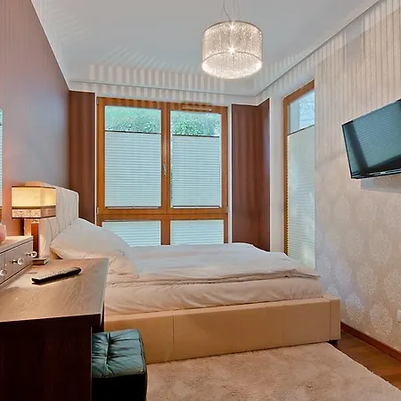 Imperial Aquarius Iii Apartment *